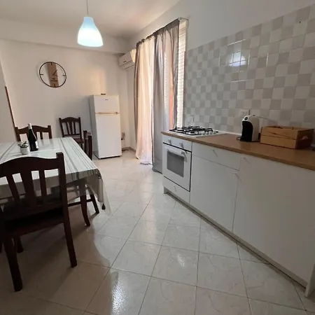 Daniele Mit Meerblick By Interhome Appartamento